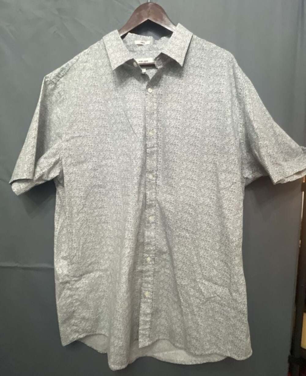 Julian & Mark Men's Geometric Pattern Short Sleeve Stretch Button-Down Shirt